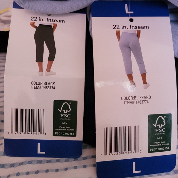 32 Degrees Women's Pull on Knit Capri 1 pair BLUE Only Small and Large - Picture 2 of 3